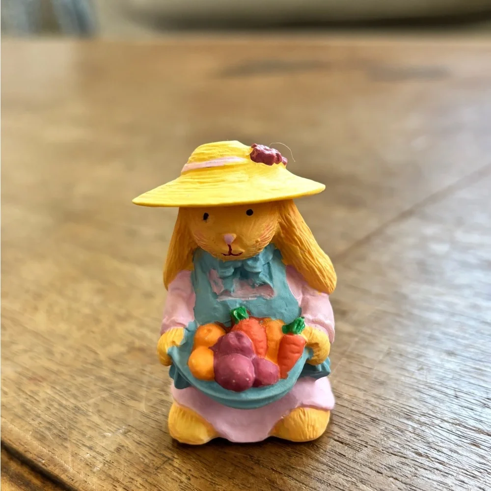 1993 Harvest Hill Easter Bunny Shelf- Collectibles Antiques Handcrafted